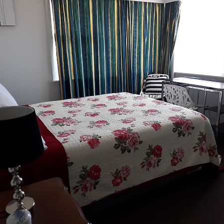 Airport Silver Fern Accommodation Крайстчърч Екстериор снимка