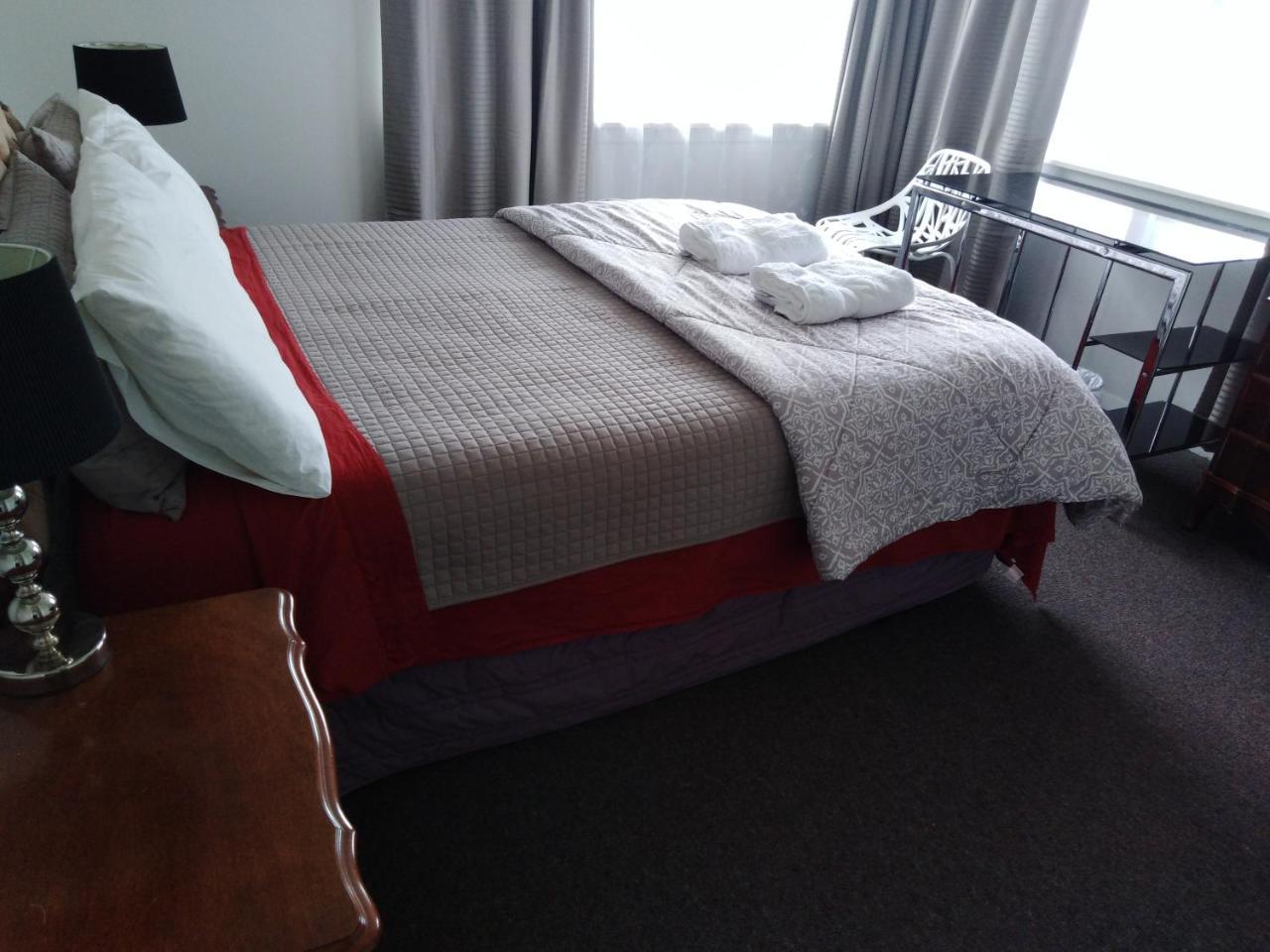 Airport Silver Fern Accommodation Крайстчърч Екстериор снимка